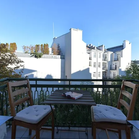 Апартаменты Wilcza 3 - Dla 4 Osob - 260m Do Ambasady - Duzy Balkon Od Strony Dziedzinca - Wifi - Good