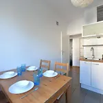 Wilcza 3 - Dla 4 Osob - 260m Do Ambasady - Duzy Balkon Od Strony Dziedzinca - Wifi - Good Apartman